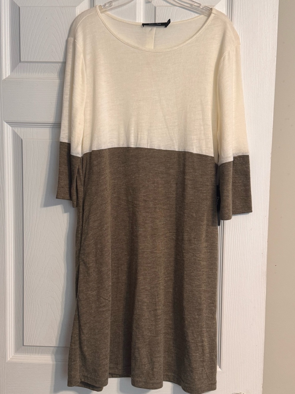 NWT Doe & Rae Cream Brown Colorblock Button Back 3/4 SleeveCozy Fall Dress Small